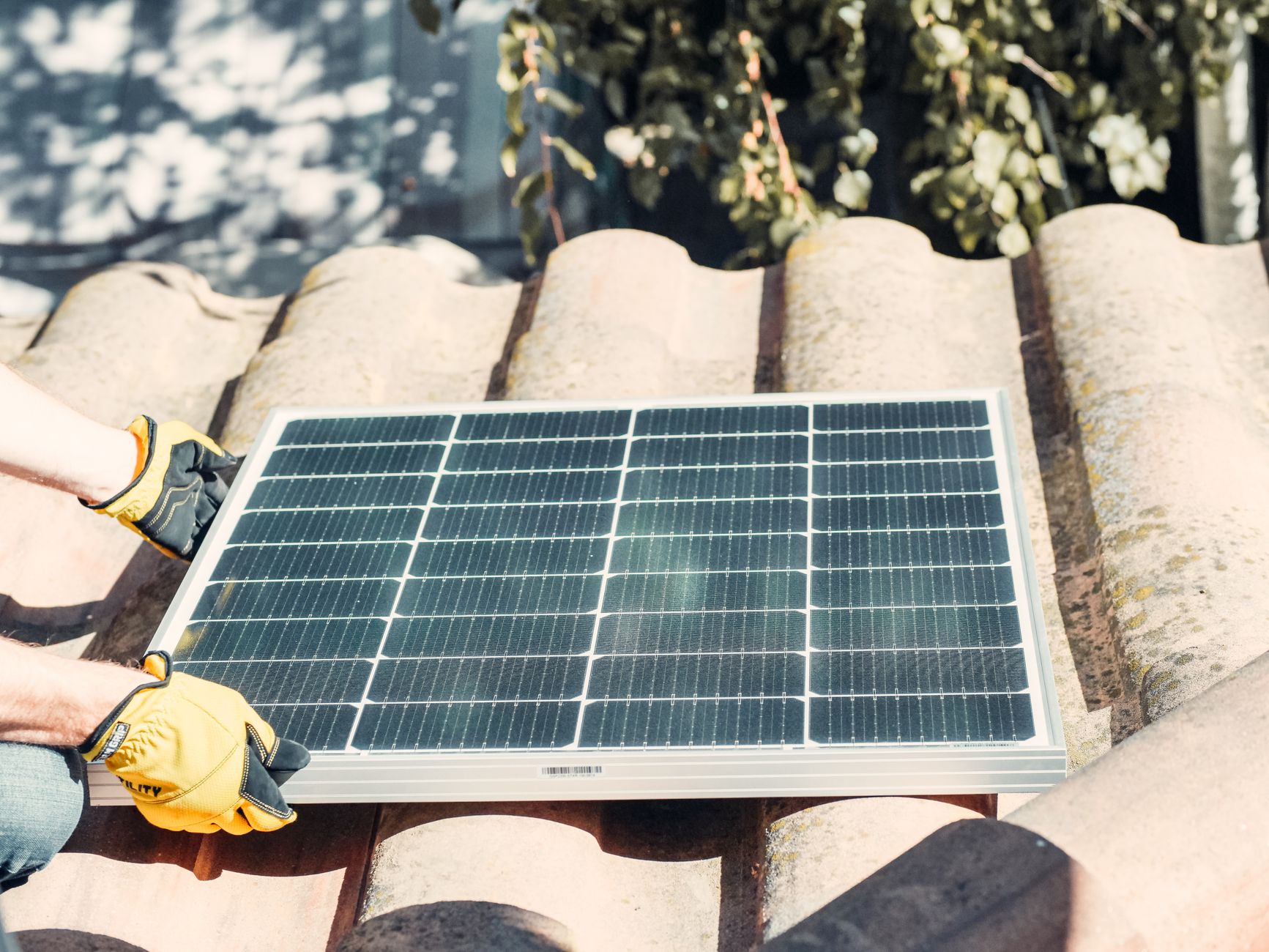 Installateur panneaux solaires équipe à Clermont-Ferrand